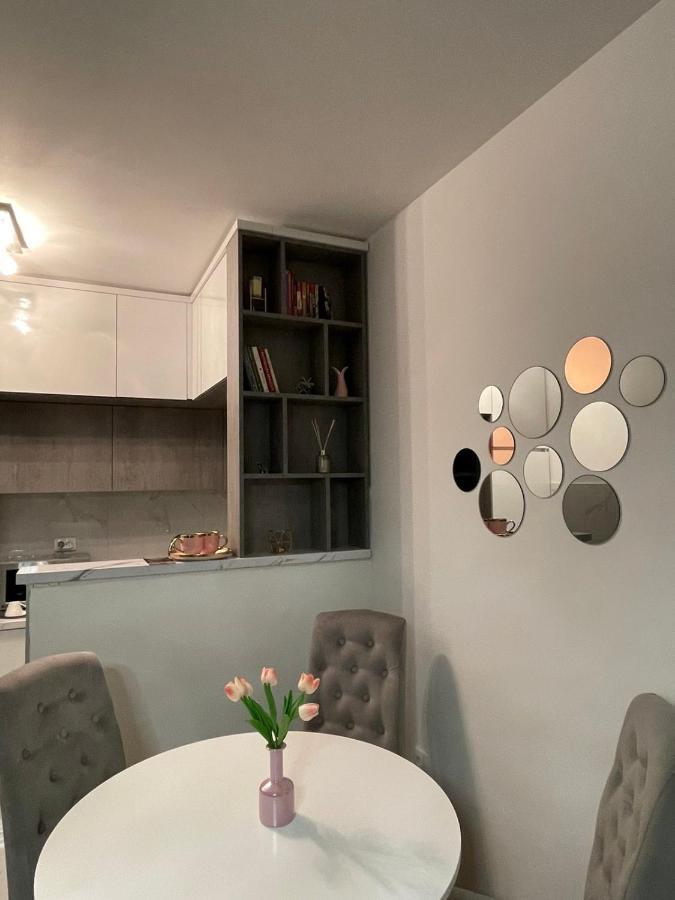 Skyline Apartment Bijeljina Eksteriør billede
