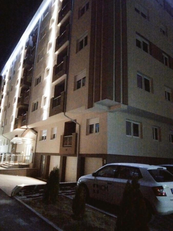 Skyline Apartment Bijeljina Eksteriør billede