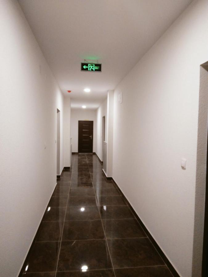 Skyline Apartment Bijeljina Eksteriør billede