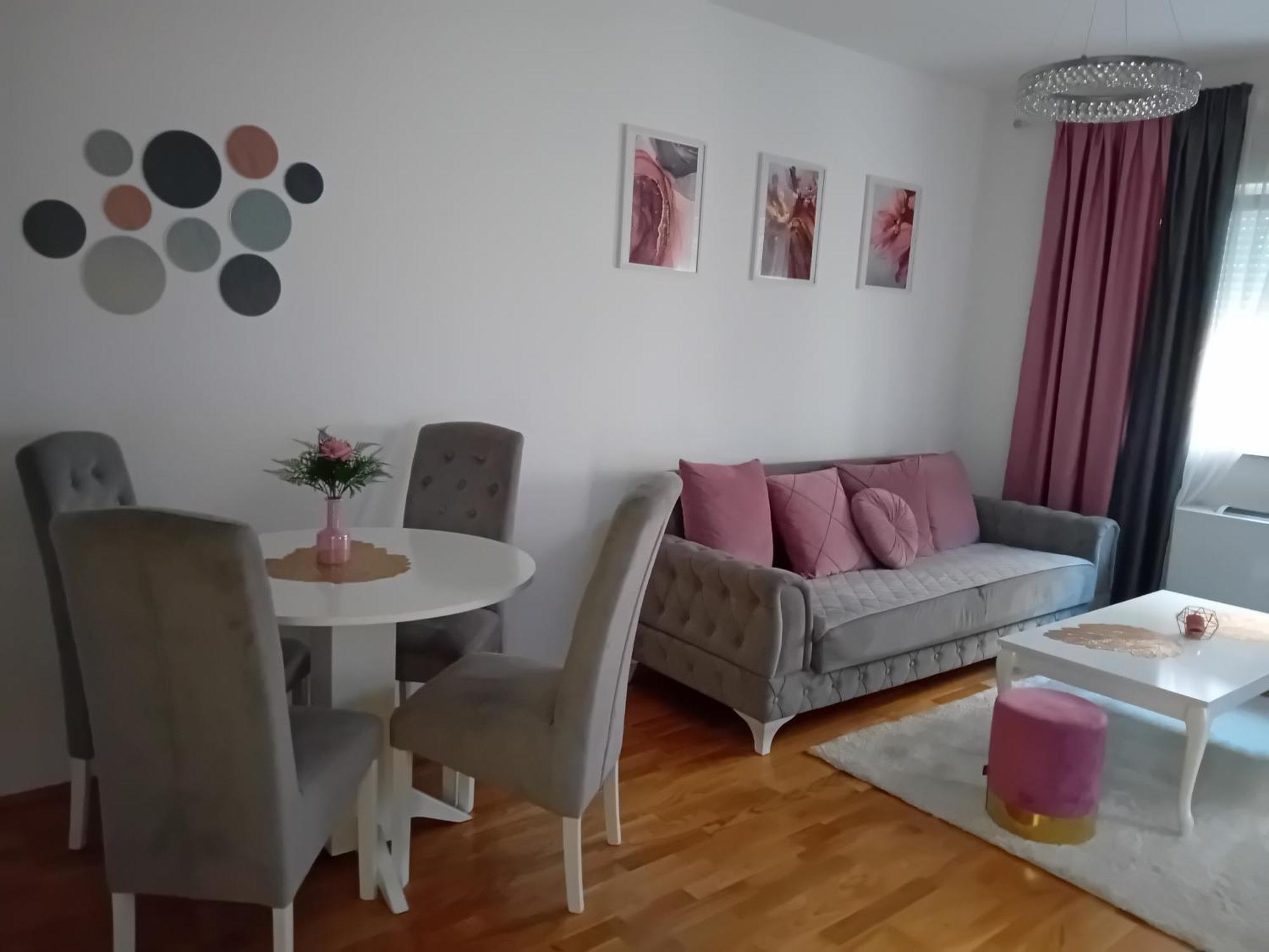 Skyline Apartment Bijeljina Eksteriør billede