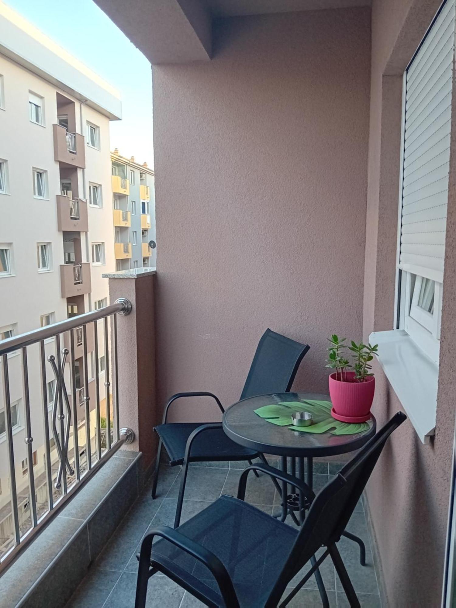 Skyline Apartment Bijeljina Eksteriør billede